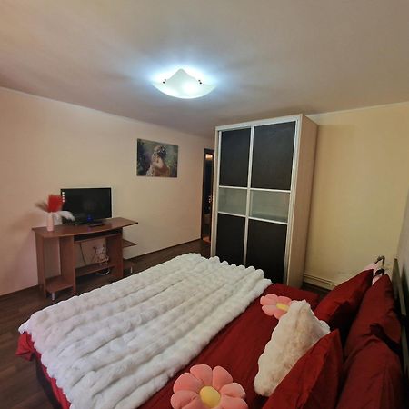 Apartament Red & Yellow Slănic-Moldova エクステリア 写真
