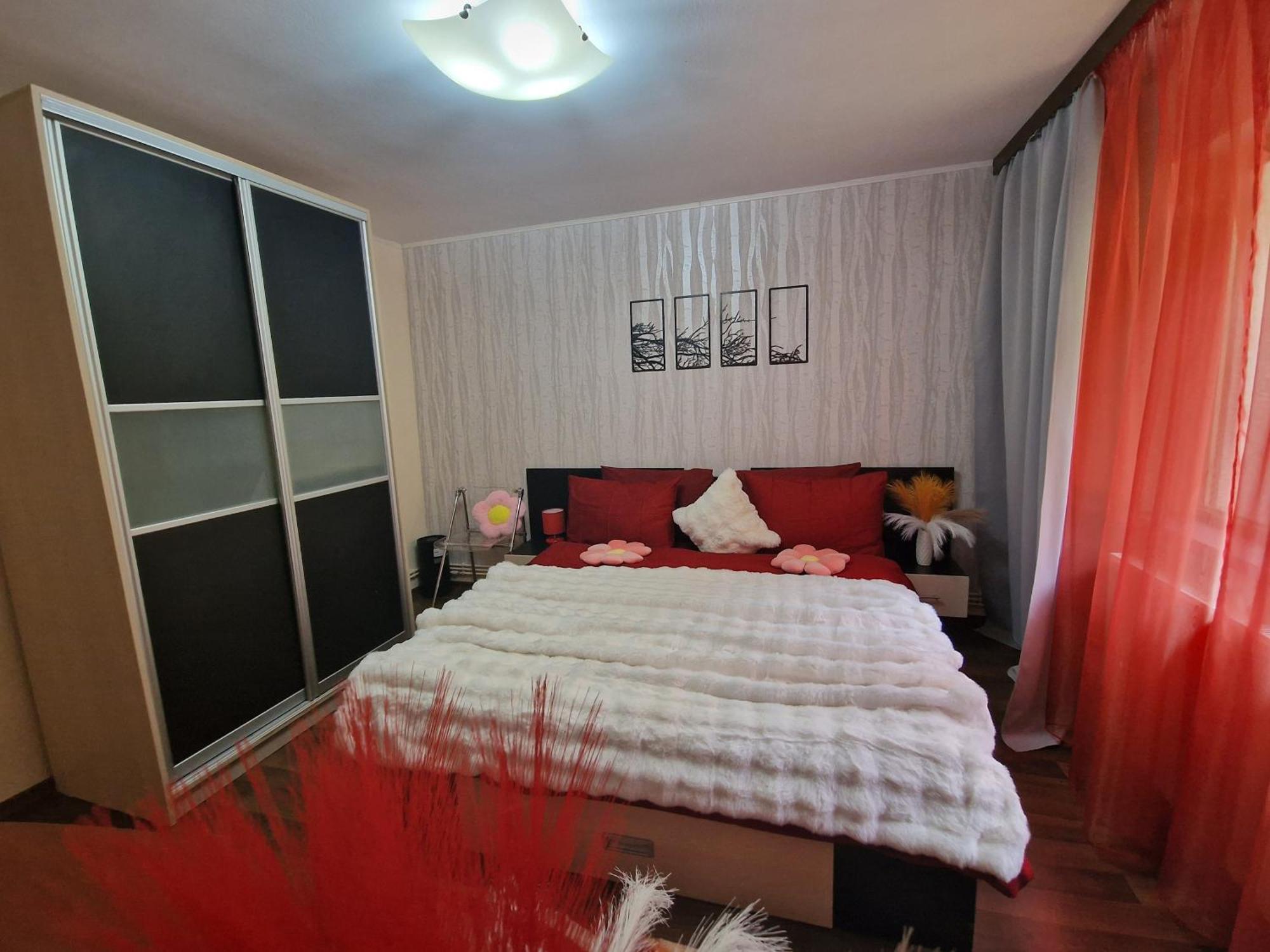 Apartament Red & Yellow Slănic-Moldova エクステリア 写真
