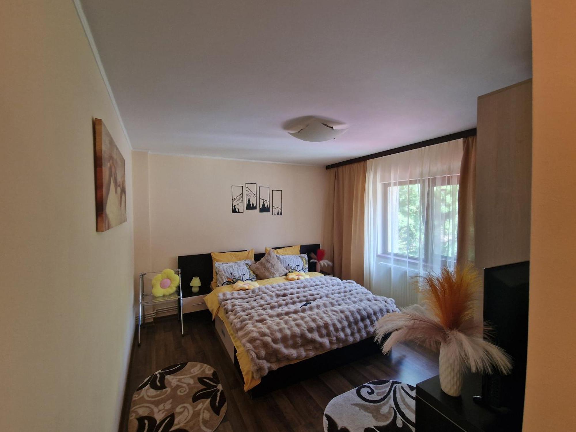 Apartament Red & Yellow Slănic-Moldova エクステリア 写真