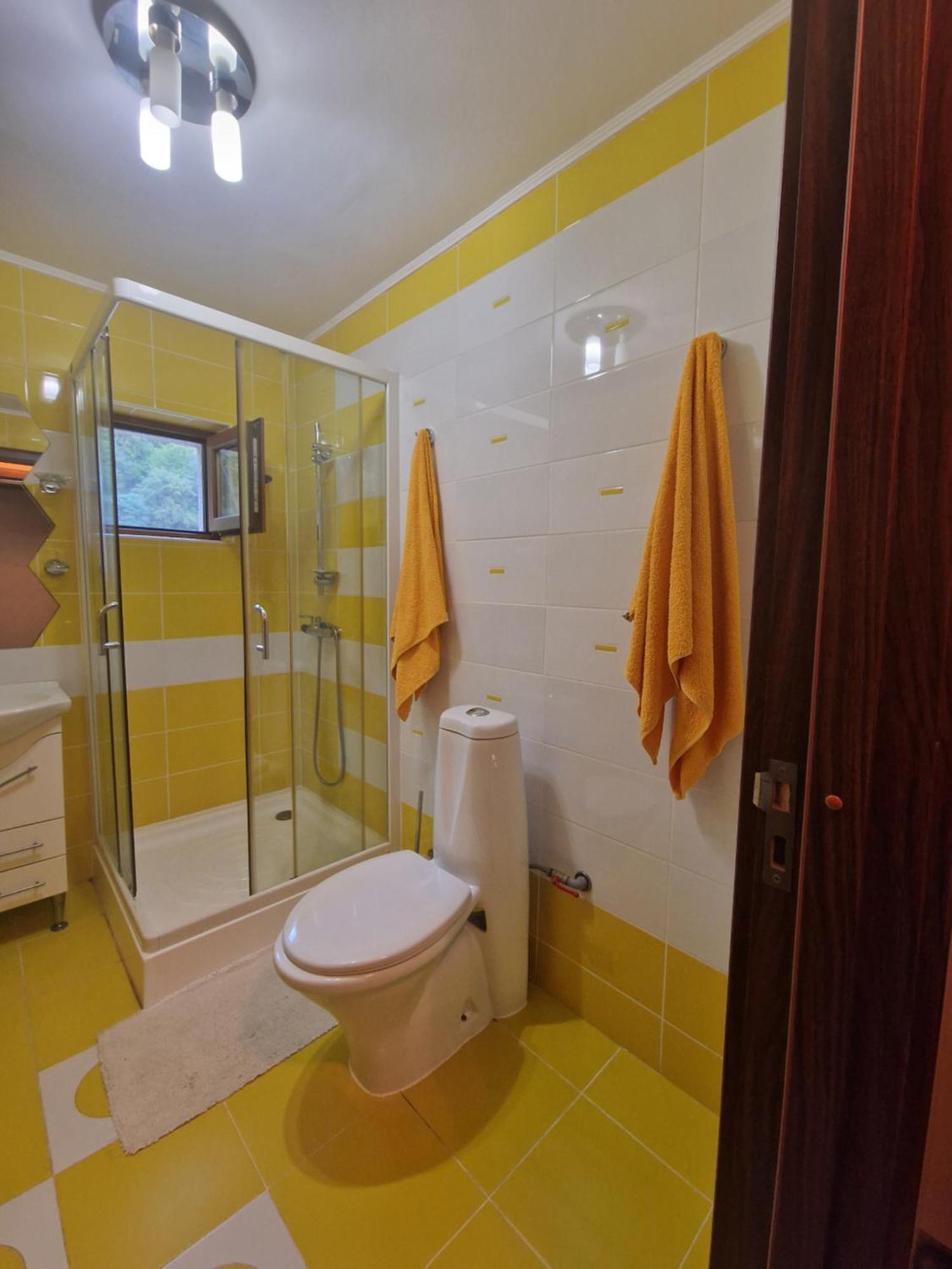 Apartament Red & Yellow Slănic-Moldova エクステリア 写真